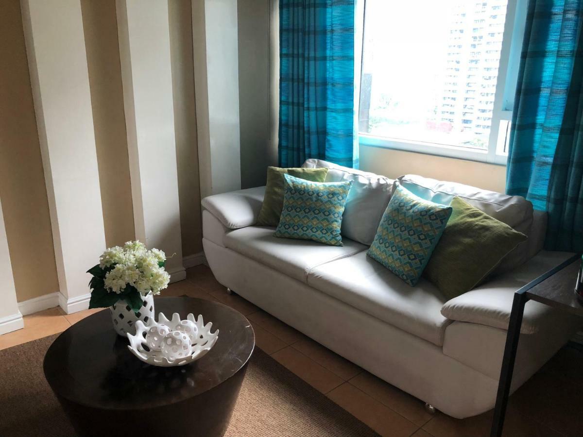 Loft Condo Beside Shangri-La Fort Manila Exterior foto